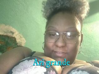 Ari_grande