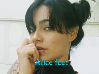 Alice_feet