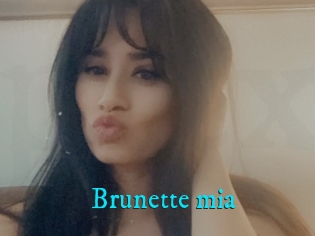 Brunette_mia