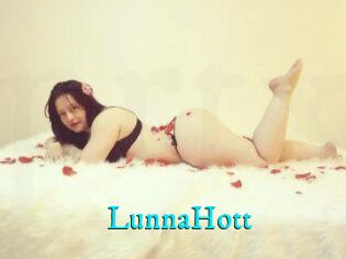 LunnaHott