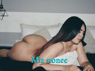 Mia_stonee