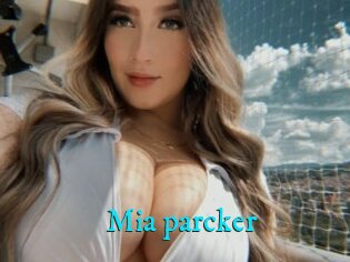 Mia_parcker