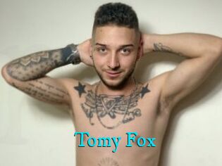 Tomy_Fox