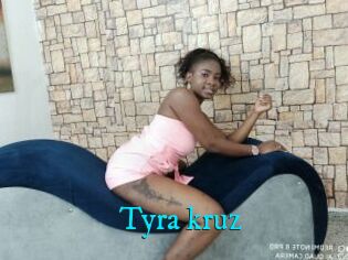 Tyra_kruz